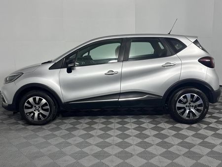 2017-Renault-Captur-900T-Blaze-66kW_18