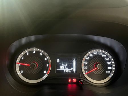 2025-Hyundai-Grand-i10-10-Motion_10