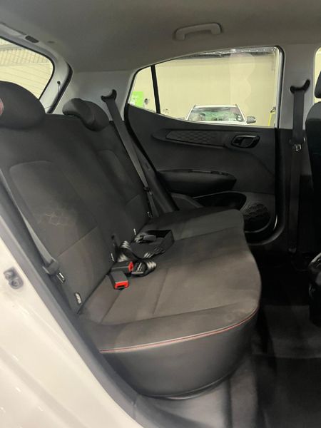 2025-Hyundai-Grand-i10-10-Motion_11