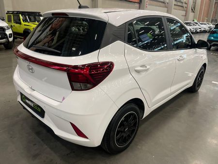 2025-Hyundai-Grand-i10-10-Motion_2