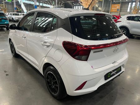 2025-Hyundai-Grand-i10-10-Motion_4