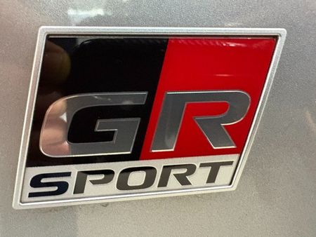 2023-Toyota-Corolla-Cross-18-GR-S_12