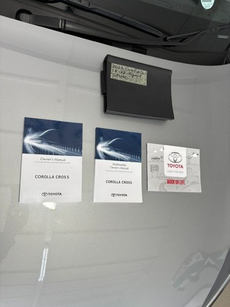 2023-Toyota-Corolla-Cross-18-GR-S_15