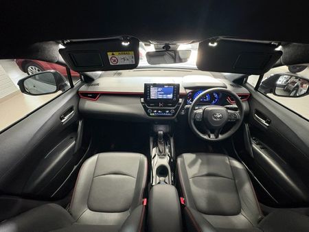 2023-Toyota-Corolla-Cross-18-GR-S_23