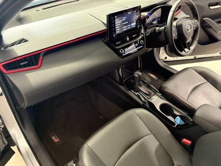 2023-Toyota-Corolla-Cross-18-GR-S_25