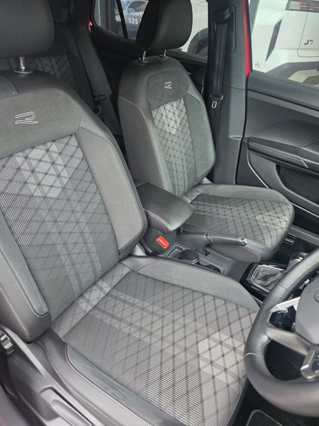 2025-Volkswagen-T-Cross-10-TSI-R-Line-Auto_10