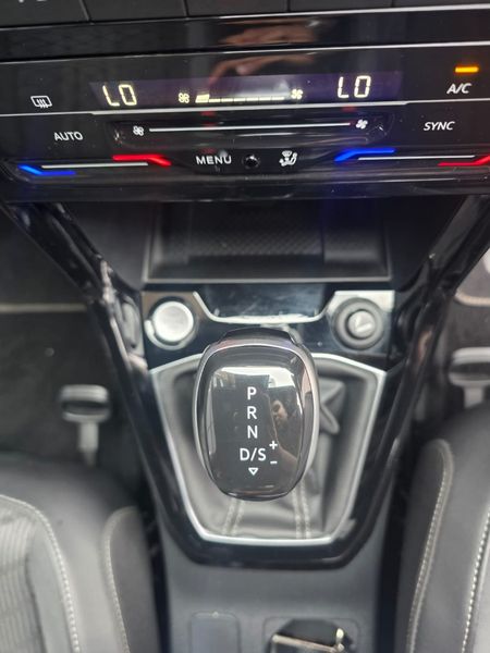 2025-Volkswagen-T-Cross-10-TSI-R-Line-Auto_12