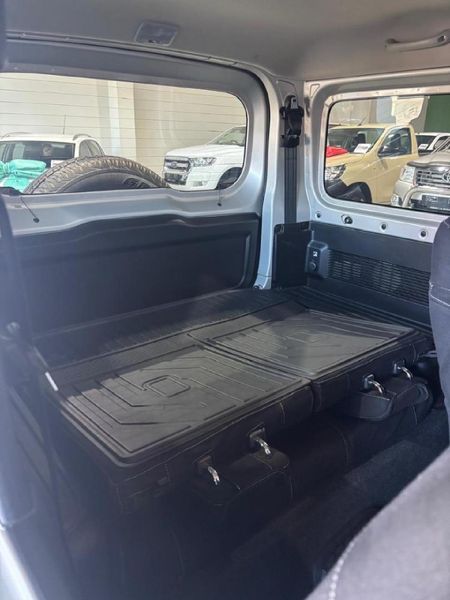 2021-Suzuki-Jimny-15-GLX_10