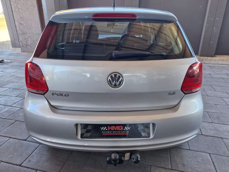 2011-Volkswagen-Polo-14-Comfortline-5-dr_3