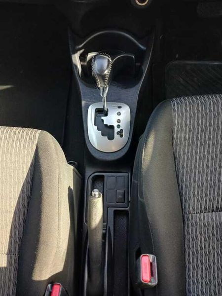 2014-Toyota-Yaris-13-Auto-5-dr_9