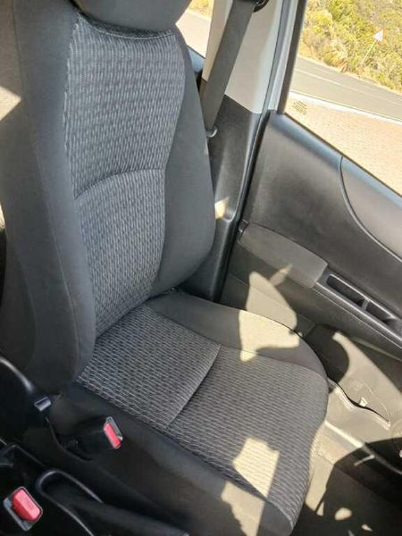 2014-Toyota-Yaris-13-Auto-5-dr_11