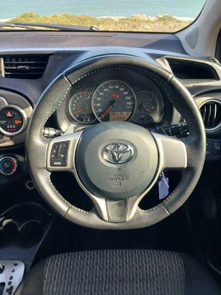 2014-Toyota-Yaris-13-Auto-5-dr_7