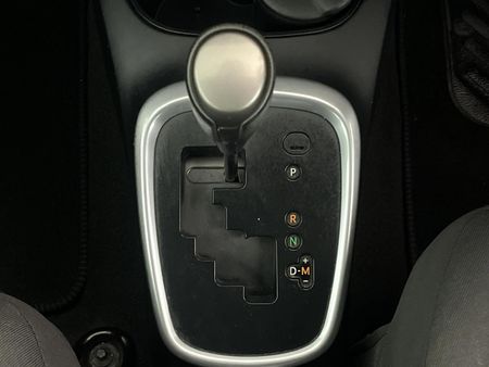 2017-Toyota-Yaris-13-Auto-5-dr_9