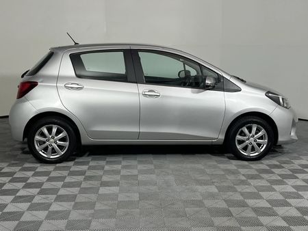 2017-Toyota-Yaris-13-Auto-5-dr_14