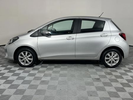 2017-Toyota-Yaris-13-Auto-5-dr_16