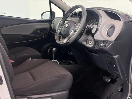 2017-Toyota-Yaris-13-Auto-5-dr_8