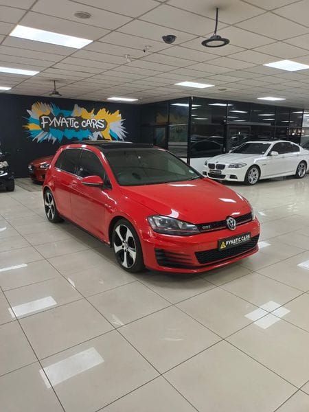 2013-Volkswagen-Golf-VII-GTI-20-TSI-Auto_0