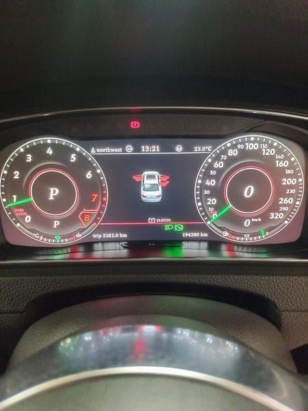 2013-Volkswagen-Golf-VII-GTI-20-TSI-Auto_9