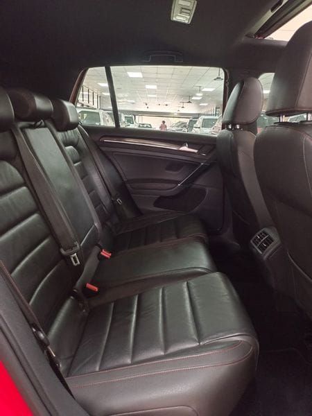 2013-Volkswagen-Golf-VII-GTI-20-TSI-Auto_7