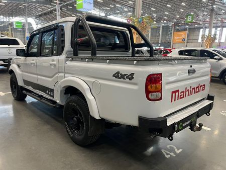 2023-Mahindra-Pik-Up-22-mHawk-S6-4x4-Double-Cab_4