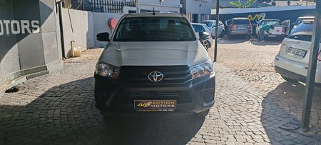 2024-Toyota-Hilux-2000_9