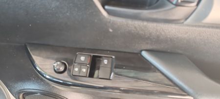 2024-Toyota-Hilux-2000_4