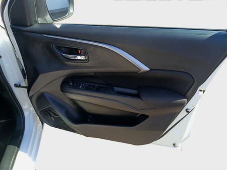 2025-Suzuki-Swift-12-GL_11