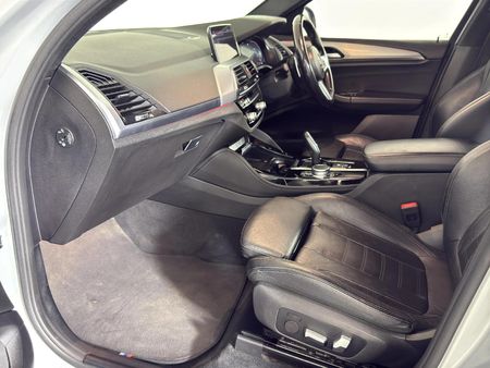 2021-BMW-X4-xDrive20d_9