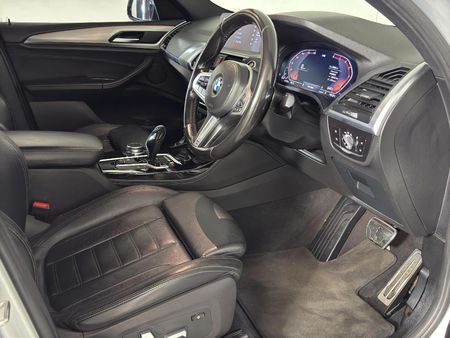 2021-BMW-X4-xDrive20d_10
