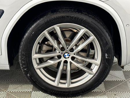 2021-BMW-X4-xDrive20d_17