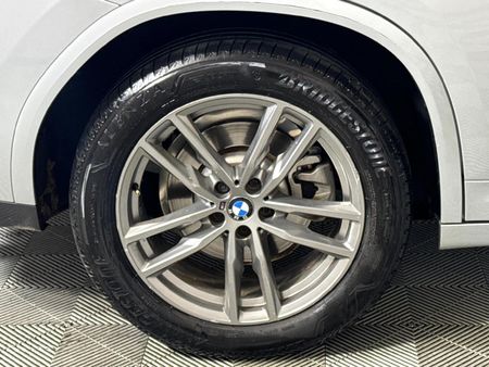 2021-BMW-X4-xDrive20d_18