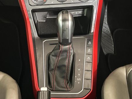 2021-Volkswagen-Polo-20-GTI-Auto-147kW_10