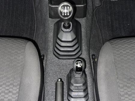 2021-Suzuki-Jimny-15-GLX_9