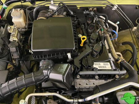2021-Suzuki-Jimny-15-GLX_12