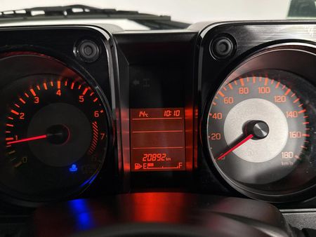 2021-Suzuki-Jimny-15-GLX_2