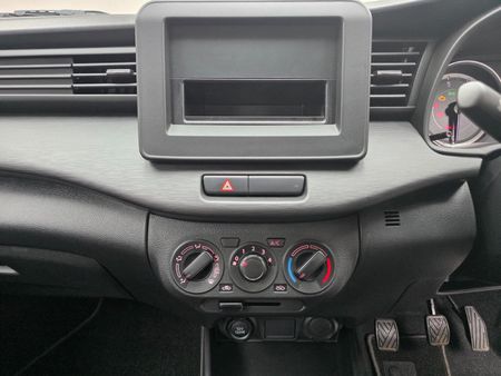 2026-Suzuki-Ertiga-15-GA_18