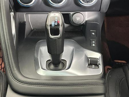 2019-Jaguar-E-Pace-D180-20D-SE-132kW_10
