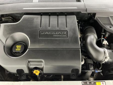 2019-Jaguar-E-Pace-D180-20D-SE-132kW_13