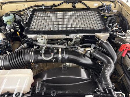2023-Toyota-Land-Cruiser-79-45-D-Single-Cab_12