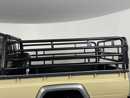 2023-Toyota-Land-Cruiser-79-45-D-Single-Cab_13
