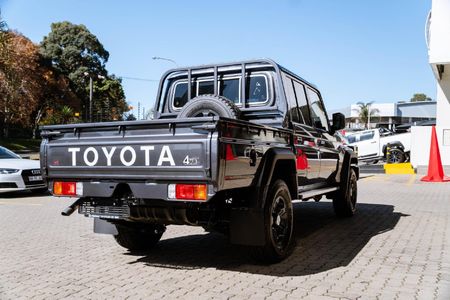 2026-Toyota-Land-Cruiser-79-28-GD-6-Double-Cab_4