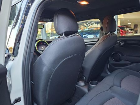 2023-MINI-Hatch-One-15T-5-dr-Auto_10