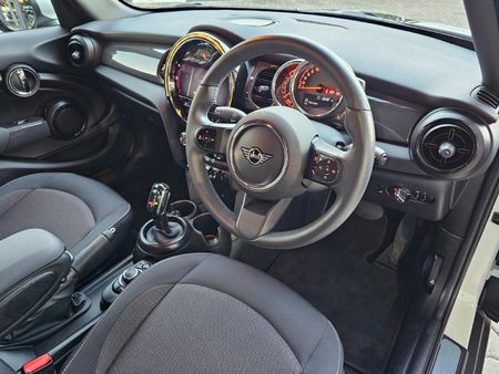2023-MINI-Hatch-One-15T-5-dr-Auto_6