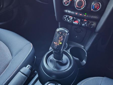 2023-MINI-Hatch-One-15T-5-dr-Auto_8