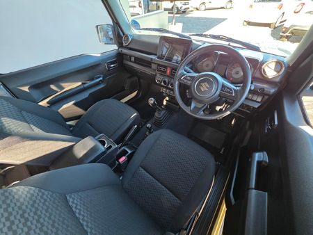2022-Suzuki-Jimny-15-GLX_8