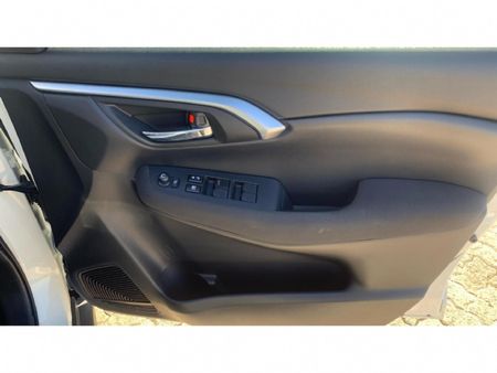 2026-Toyota-Urban-Cruiser-15-XR-Auto_10