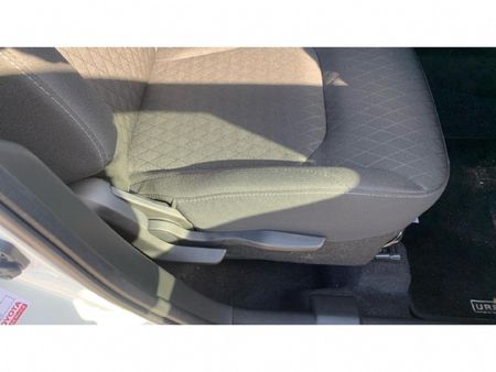 2026-Toyota-Urban-Cruiser-15-XR-Auto_11