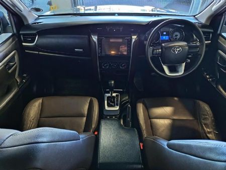 2017-Toyota-Fortuner-24-GD-6-Raised-Body-Auto_2