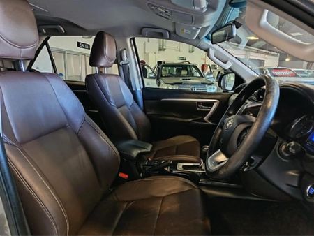 2017-Toyota-Fortuner-24-GD-6-Raised-Body-Auto_3