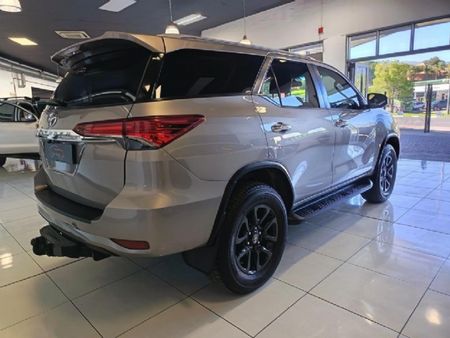 2017-Toyota-Fortuner-24-GD-6-Raised-Body-Auto_5
